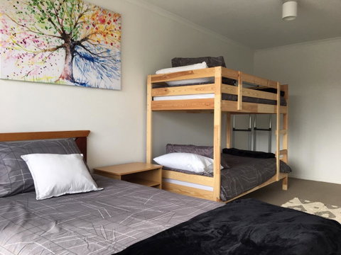 Windsor Gardens Home - Yamba Accommodation 4