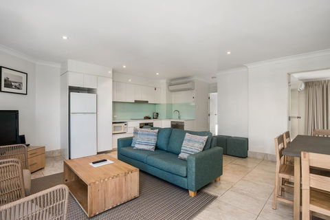 Bayview Beachfront Apartments, In Town Right On The Beach - Yamba Accommodation 41