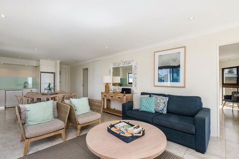 Bayview Beachfront Apartments, In Town Right On The Beach - Yamba Accommodation 32