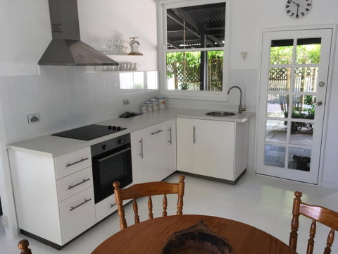 Hilltop Too - Yamba Accommodation 2