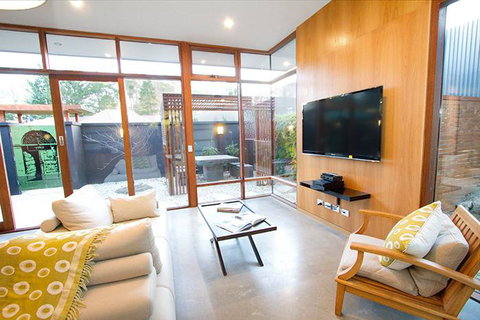 Sticky Rice Villas - Yamba Accommodation 24