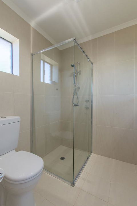 Mick O\'Sheas - Yamba Accommodation 23