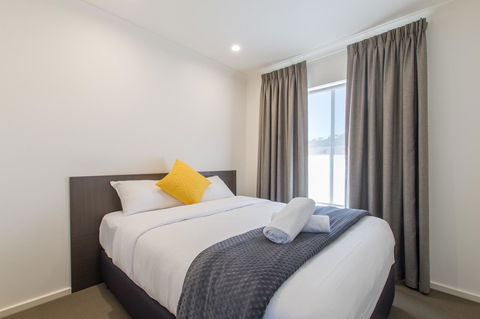 Mick O\'Sheas - Yamba Accommodation 17