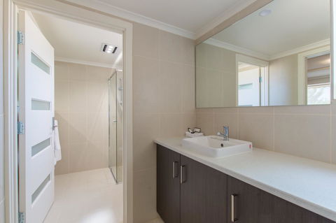 Mick O\'Sheas - Yamba Accommodation 28