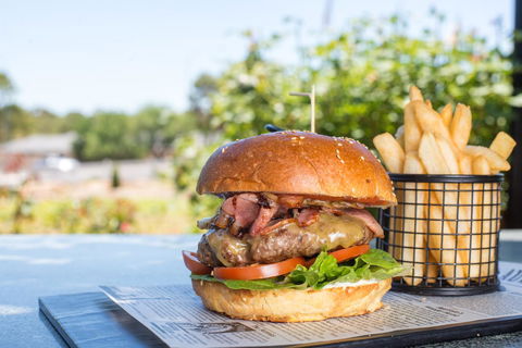 Mick O\'Sheas - Yamba Accommodation 42