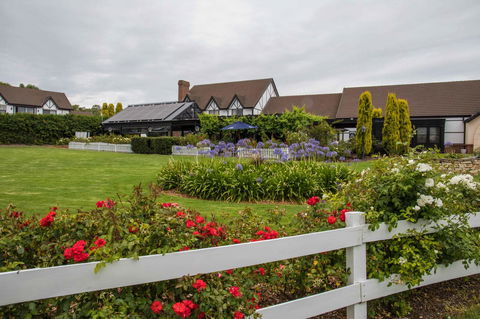 Mick O\'Sheas - Yamba Accommodation 31