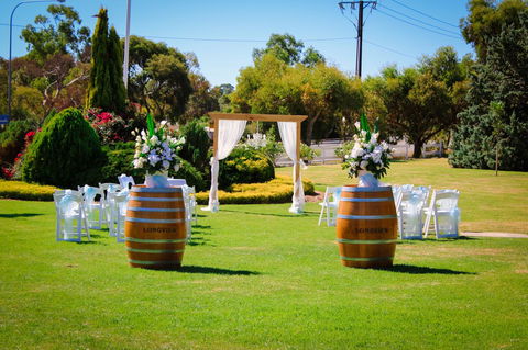 Mick O\'Sheas - Yamba Accommodation 12