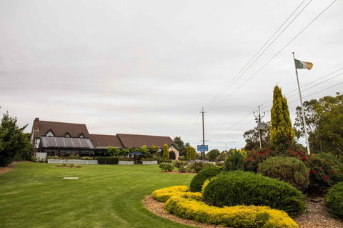 Mick O\'Sheas - Yamba Accommodation 35