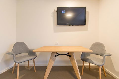 Mick O\'Sheas - Yamba Accommodation 13