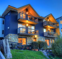 Snowgoose Apartments - Yamba Accommodation