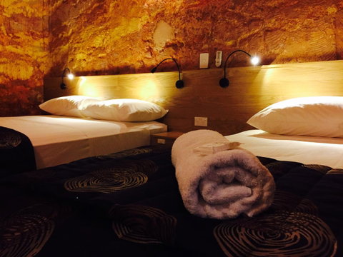 The Lookout Cave Underground Motel - Yamba Accommodation 28