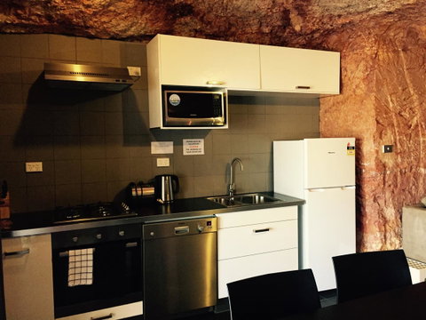 The Lookout Cave Underground Motel - Yamba Accommodation 29