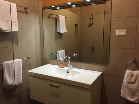 The Lookout Cave Underground Motel - Yamba Accommodation 30