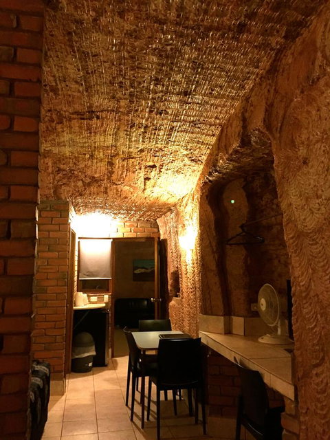 The Lookout Cave Underground Motel - Yamba Accommodation 19