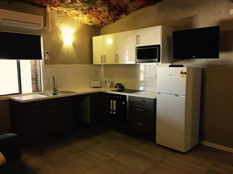 The Lookout Cave Underground Motel - Yamba Accommodation 41