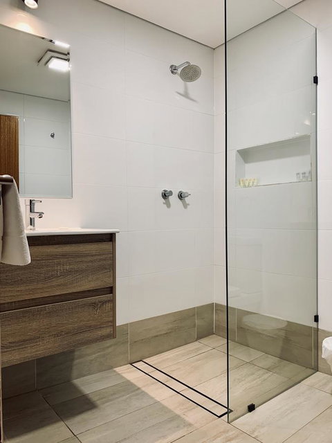 The Lookout Cave Underground Motel - Yamba Accommodation 1
