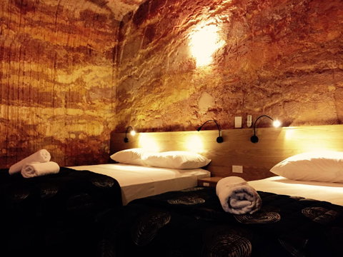 The Lookout Cave Underground Motel - Yamba Accommodation 34