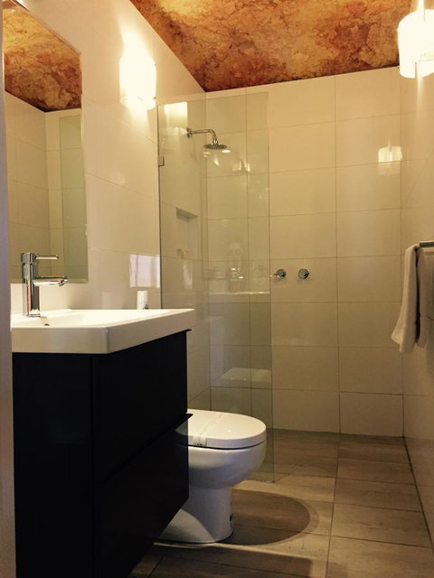 The Lookout Cave Underground Motel - Yamba Accommodation 39