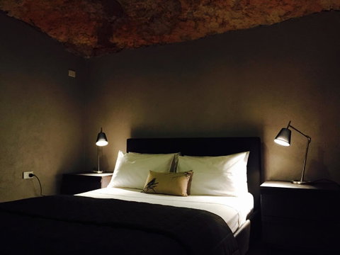 The Lookout Cave Underground Motel - Yamba Accommodation 40