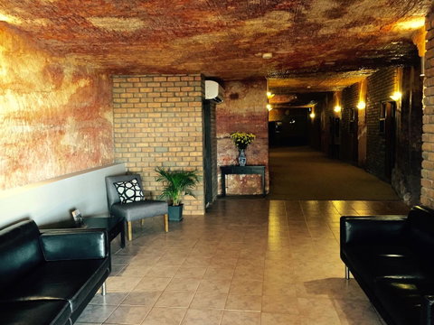 The Lookout Cave Underground Motel - Yamba Accommodation 18