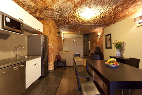 The Lookout Cave Underground Motel - Yamba Accommodation 21