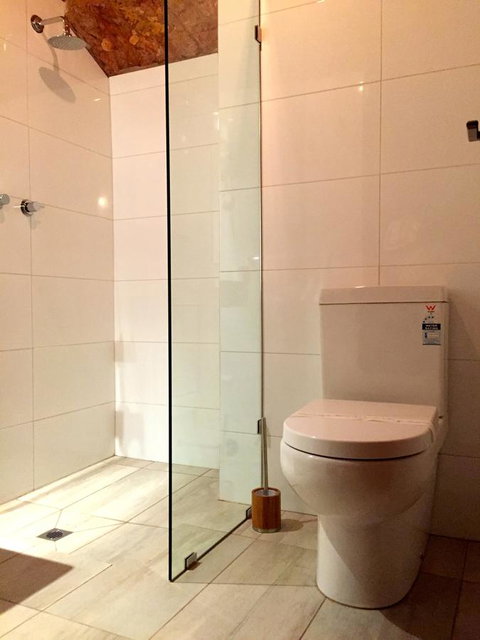 The Lookout Cave Underground Motel - Yamba Accommodation 38