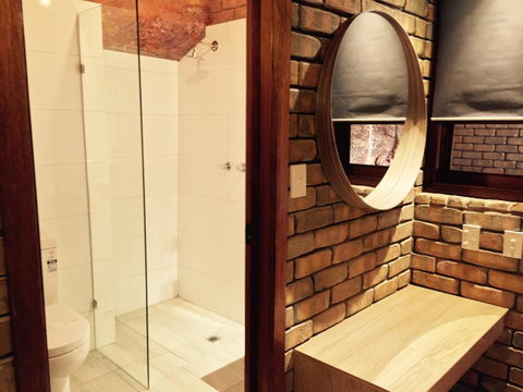 The Lookout Cave Underground Motel - Yamba Accommodation 32