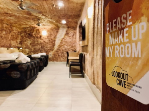 The Lookout Cave Underground Motel - Yamba Accommodation 4