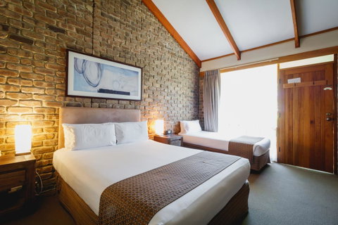 The Lodge By Manna - Yamba Accommodation 9