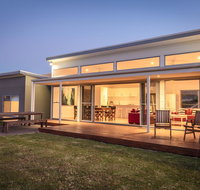 Middle River Beach House - East Wing - Yamba Accommodation