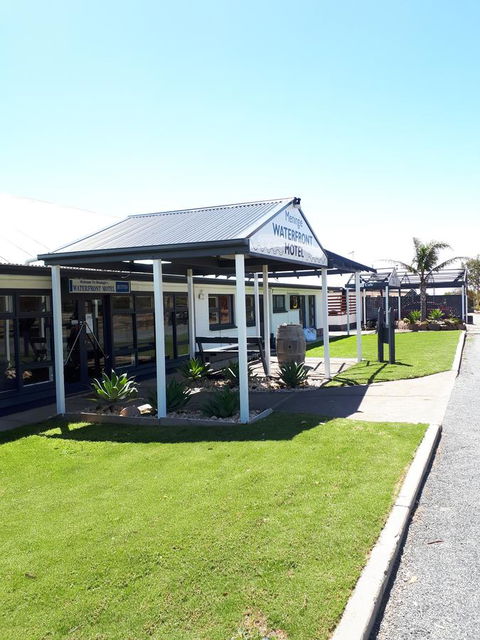Meningie Waterfront Motel - Yamba Accommodation 0