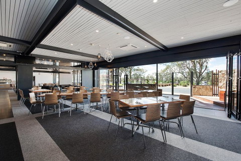 Berri Hotel - Yamba Accommodation 12