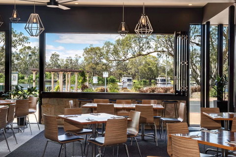 Berri Hotel - Yamba Accommodation 9