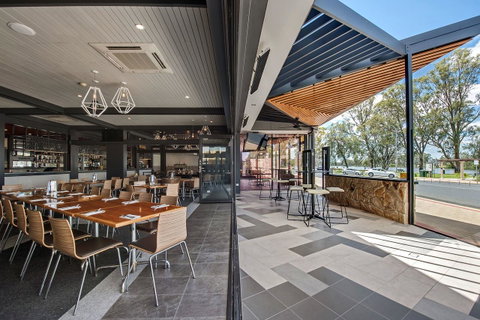 Berri Hotel - Yamba Accommodation 5