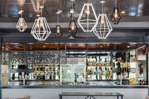 Berri Hotel - Yamba Accommodation 8