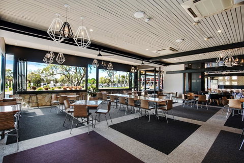 Berri Hotel - Yamba Accommodation 13