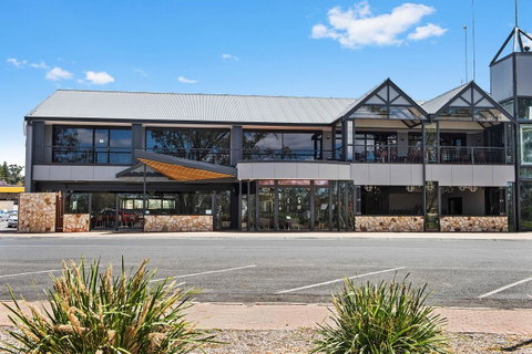 Berri Hotel - Yamba Accommodation 4