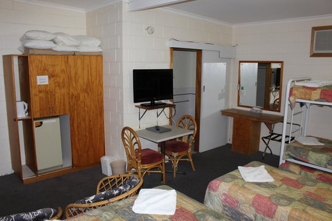 Island Motel Kingscote - Yamba Accommodation 30