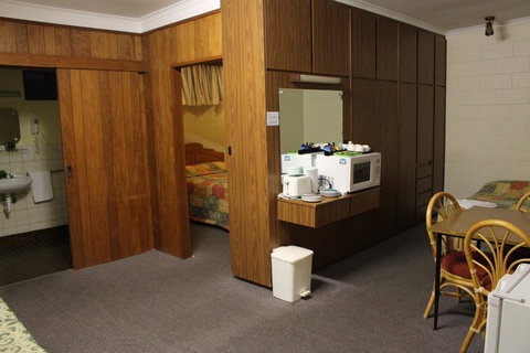 Island Motel Kingscote - Yamba Accommodation 9