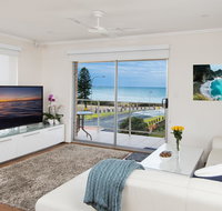 Stylish 3 Bedroom Beachview Apartment - Yamba Accommodation