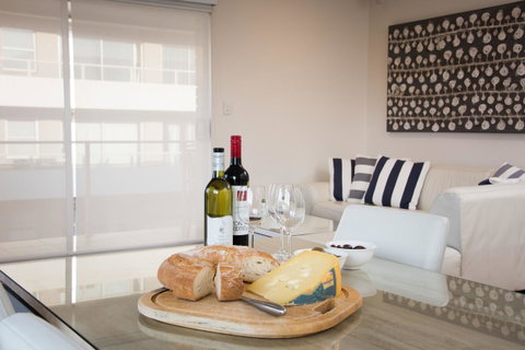 Stylish 3 Bedroom Beachview Apartment - Yamba Accommodation 9