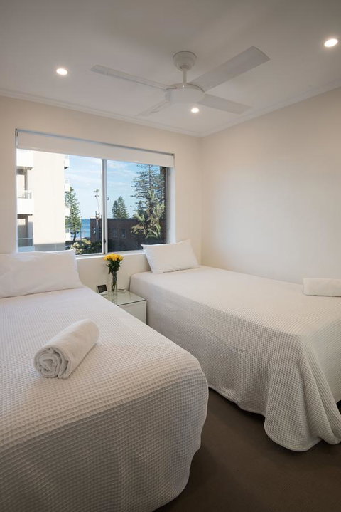 Stylish 3 Bedroom Beachview Apartment - Yamba Accommodation 11