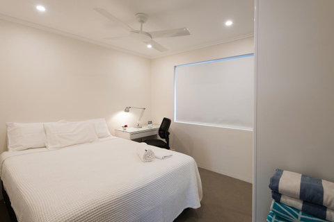 Stylish 3 Bedroom Beachview Apartment - Yamba Accommodation 10