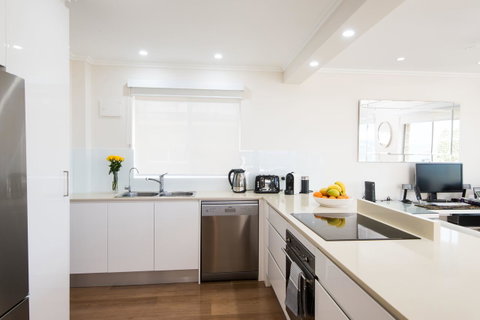 Stylish 3 Bedroom Beachview Apartment - Yamba Accommodation 6