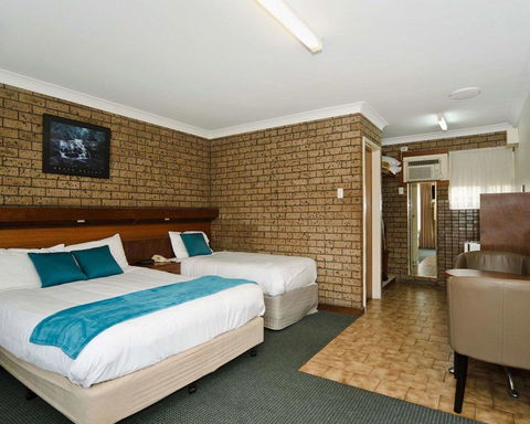 Comfort Inn Victor Harbor - Yamba Accommodation 4