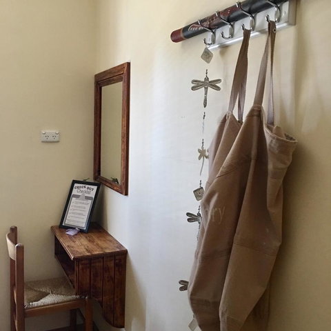 KI Dragonfly Guesthouse - Yamba Accommodation 24