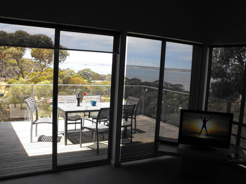 Saar River House - Yamba Accommodation 24