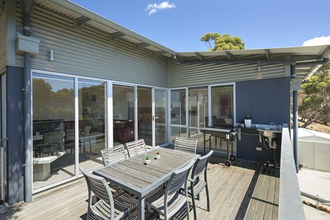 Saar River House - Yamba Accommodation 2