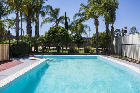 Renmark Motor Inn - Yamba Accommodation 1