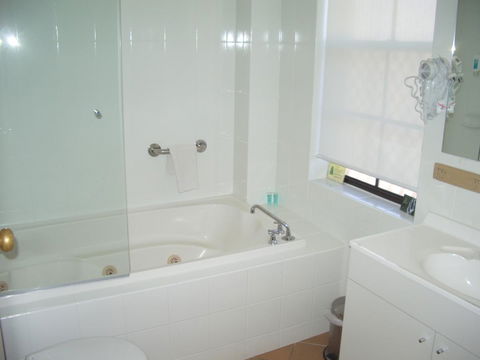 Aviators Lodge - Yamba Accommodation 4